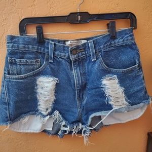 Distress jean shorts!